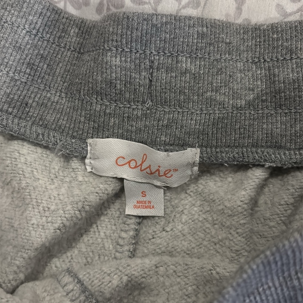 Sweatshorts - Picture 2 of 3